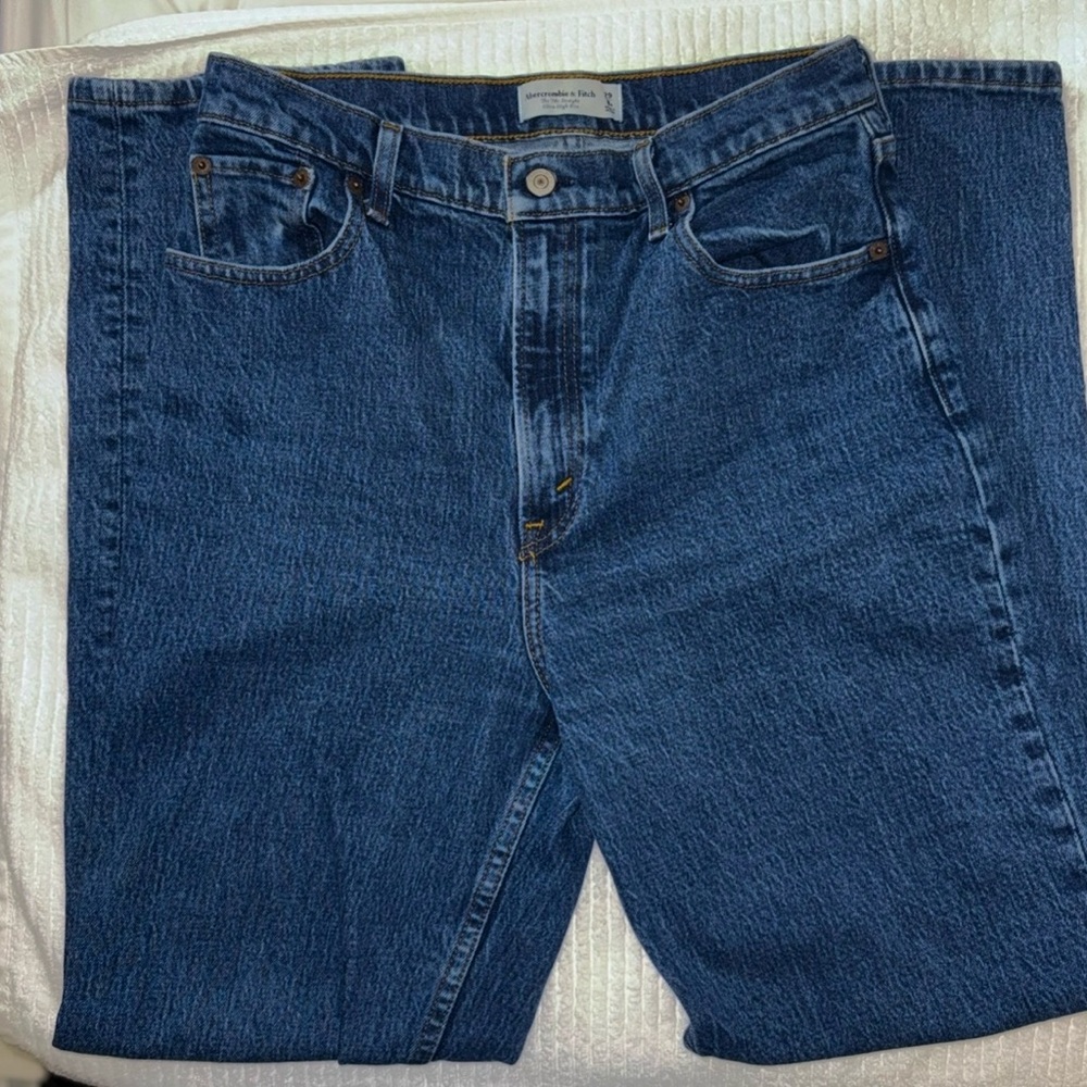 Abercrombie&Fitch The 90’s Straight Ultra High Rise Jean - Dark Wash - Size 29